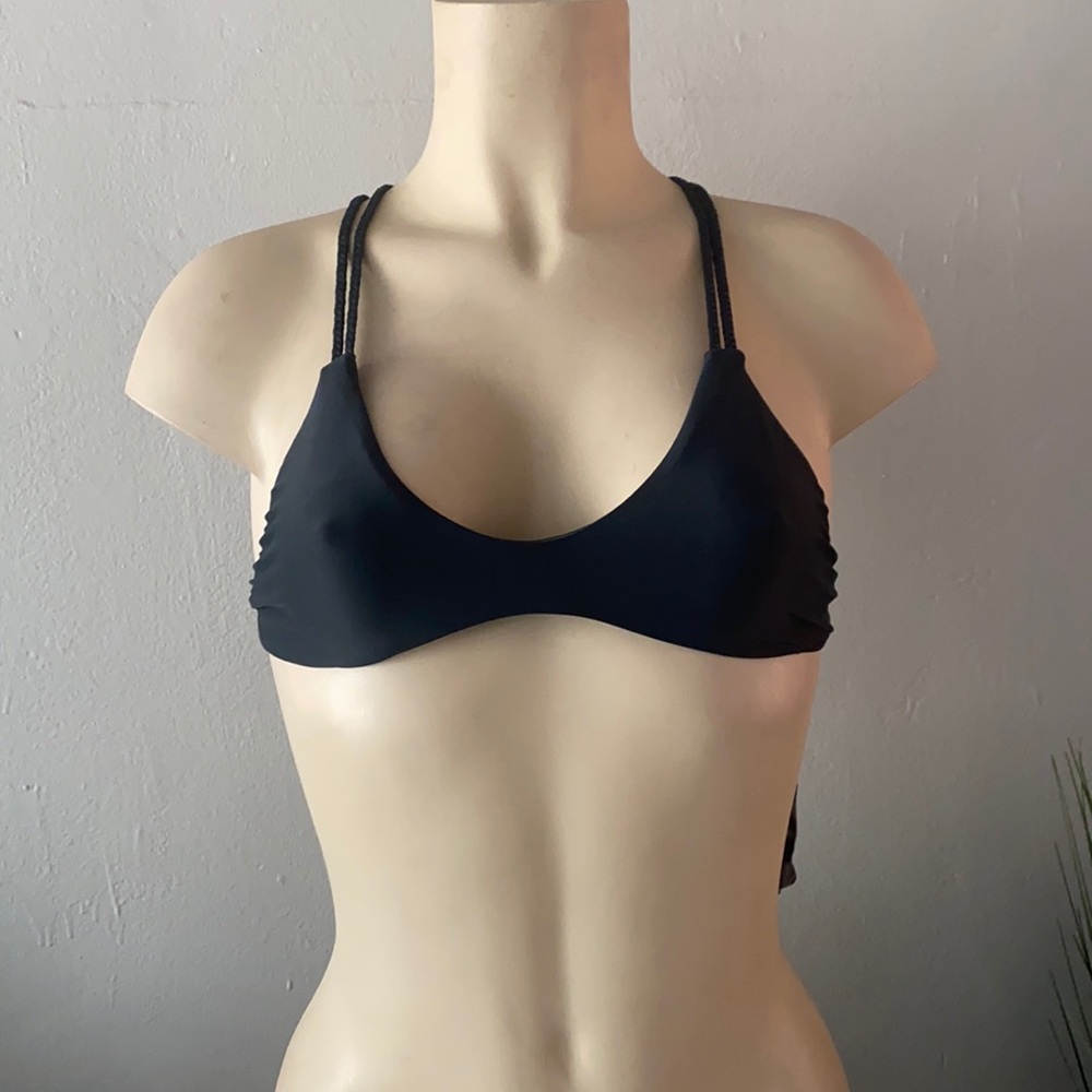 - Bikini top with Crisscross strapping in the back/ Color:Storm